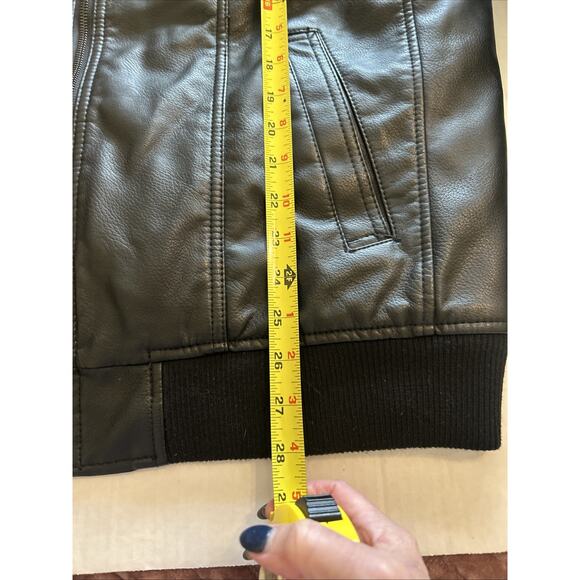 Levi's Men’s Jacket Sz Large Iconic Black Faux Leather Jean Trucker Style Moto - Picture 9 of 16